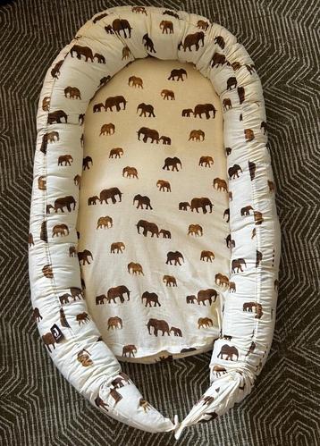 Babynestje jollein beschikbaar voor biedingen