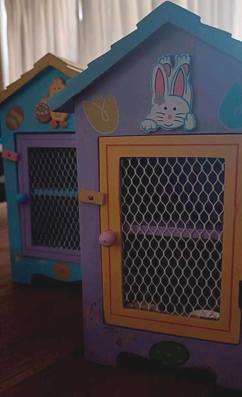 2 kleurrijke houten eier huisjes, Huis en Inrichting, Woonaccessoires | Overige, Zo goed als nieuw, Ophalen of Verzenden