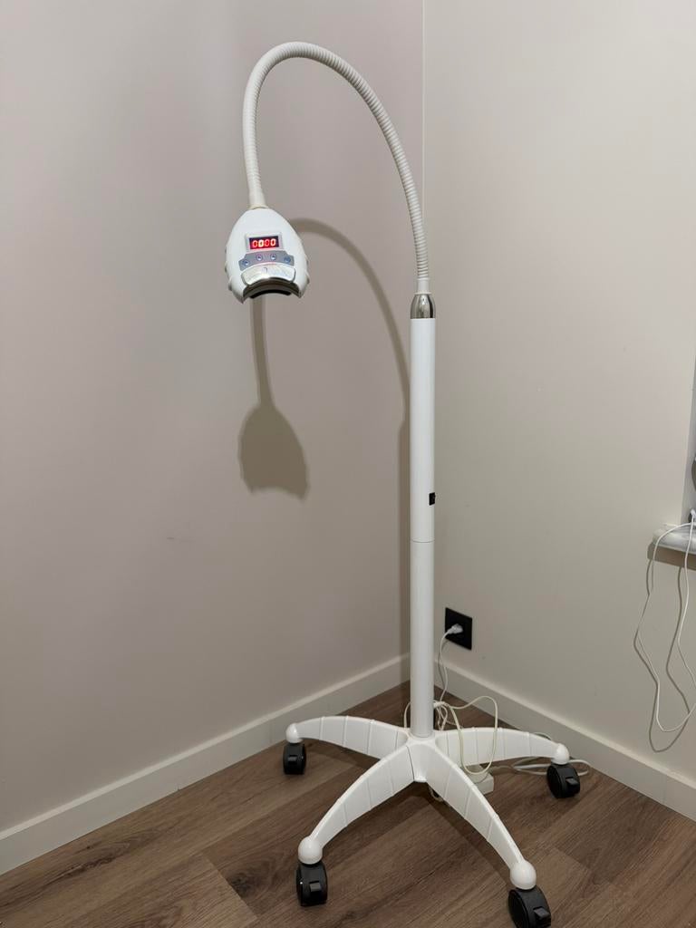 Tandenbleeklamp, Huis en Inrichting, Lampen | Overige, Zo goed als nieuw, Ophalen