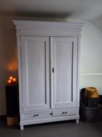 Massief houten antieke kleerkast in goede staat., Antiek en Kunst, Antiek | Meubels | Kasten, Ophalen