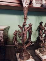 Porte bouquet en bronze, style Napoléon III, cornet en opali, Ophalen