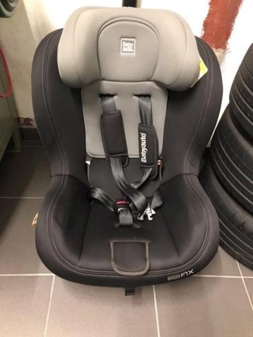 Auto Stoel kinderen (baby stoel) draait 45 graden.