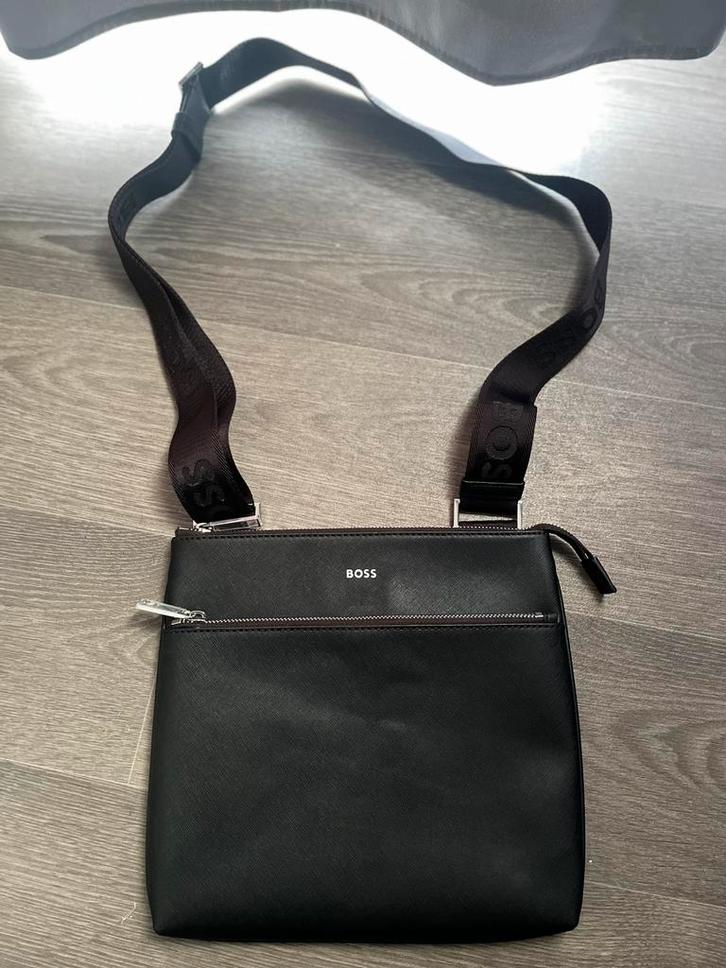 Zwarte BOSS schoudertas voor heren, Handtassen en Accessoires, Tassen | Schoudertassen, Nieuw, Zwart, Leer, Ophalen of Verzenden