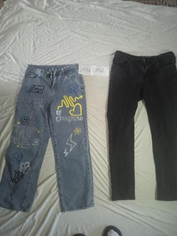 A vendre 2 pantalons, 4 robes, 2 collants pour fille 146/152 beschikbaar voor biedingen