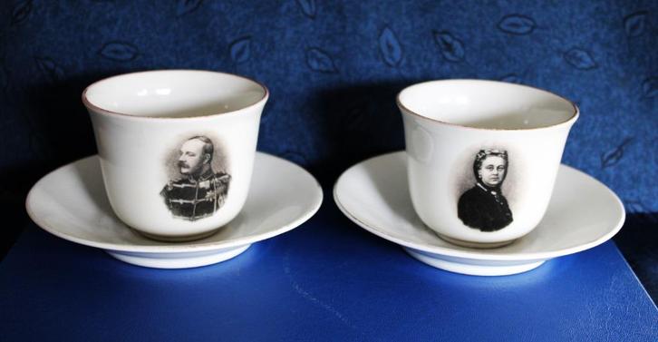 Twee tassen met ondertas XIXe. ~~ K P M Berlin ~~ 1837-1844, Antiek en Kunst, Antiek | Keramiek en Aardewerk, Ophalen of Verzenden