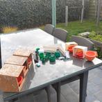 Drinkbakjes, eetbakjes, broednestjes en nep eitjes., Dieren en Toebehoren, Ophalen, Gebruikt