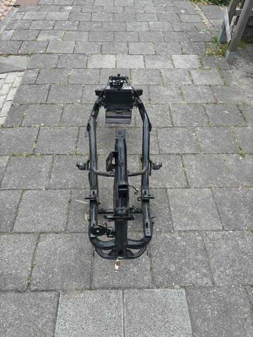 Veel onderdelen Sym Xpro 2023 E5 injectie, Fietsen en Brommers, Brommeronderdelen | Scooters, Gebruikt, SYM, Frame, Ophalen