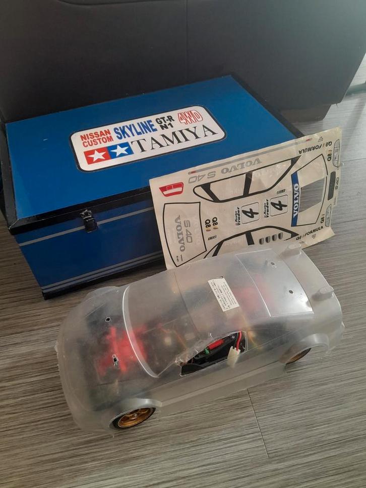 Tamiya TA02 Vintage - Carrosserie Volvo S40 + Boîte en Bois, Hobby en Vrije tijd, Modelbouw | Radiografisch | Overige, Gebruikt