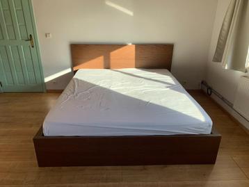 IKEA bed, boxsprings en laden van 180 cm beschikbaar voor biedingen