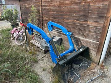 Frontlader voor tractor Iseki beschikbaar voor biedingen