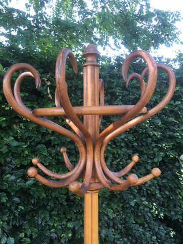 grote antieke bentwood kapstok Thonet stijl  beschikbaar voor biedingen
