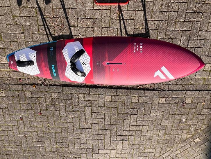 Fanatic Grip 76L Windsurfen, Watersport en Boten, Windsurfen, Gebruikt, Plank, Minder dan 250 cm, Met vin(nen), Met draagtas, Ophalen of Verzenden