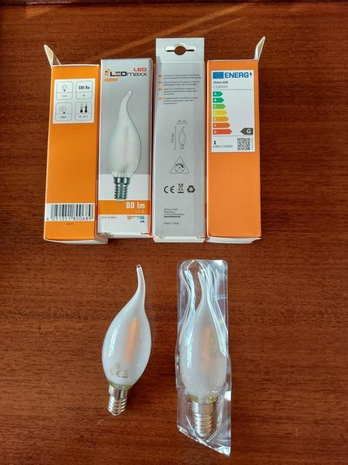 2 ampoules LED flamme 1W, Maison & Meubles, Lampes | Lustres, Neuf, Verre, Enlèvement ou Envoi