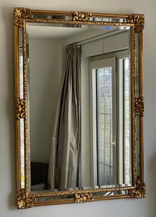 Goudkleurige spiegel met gemarmerde fumé glas zijpanelen., Antiek en Kunst, Antiek | Spiegels, 50 tot 100 cm, Minder dan 100 cm