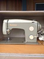 Haumann antieke naaimachine, Ophalen