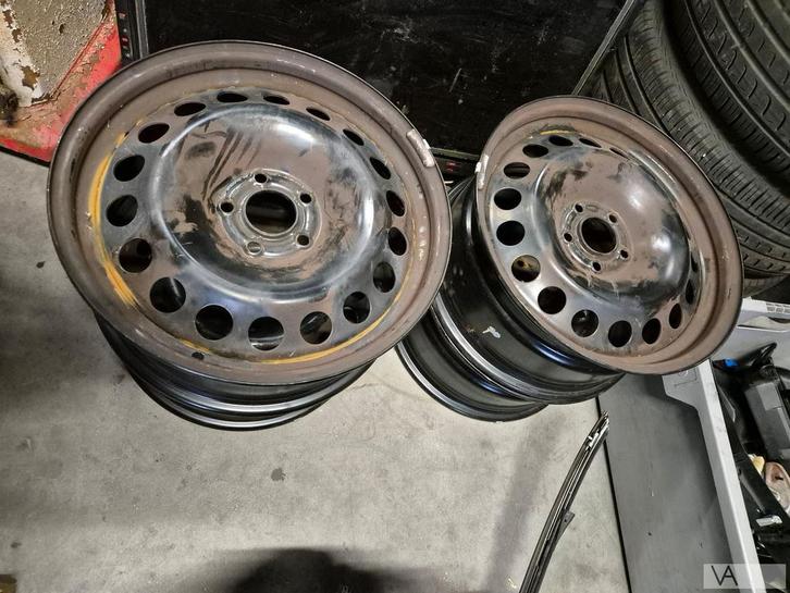 Set stalen velgen 17 inch Ford Kuga S-max / Volvo XC40 XC60, Auto-onderdelen, Banden en Velgen, Banden en Velgen, Personenwagen