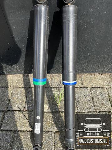 Schokbreker achter Toyota hi lux  SET L/R SAMEN € 99 PER STU beschikbaar voor biedingen