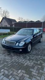 Mercedes E-klasse 240 BENZINE AUTOMAAT, Auto's, Automaat, Achterwielaandrijving, Beige, 2597 cc