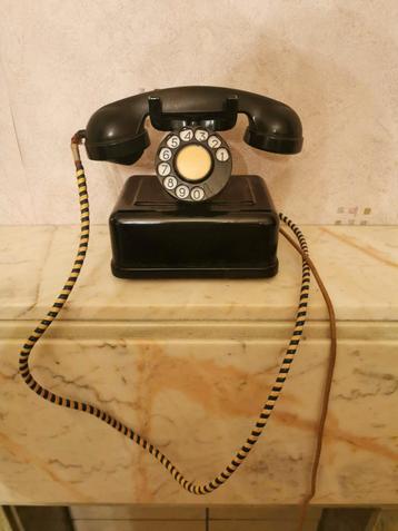 Vieux téléphone (70 ans - 1955). beschikbaar voor biedingen