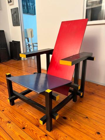 Rietveld stoel met patine beschikbaar voor biedingen