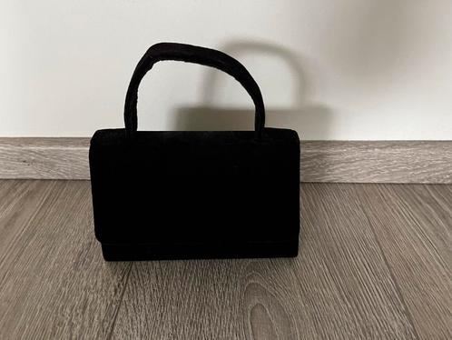 Zwart handtasje met extra riem, Handtassen en Accessoires, Tassen | Damestassen, Verzenden