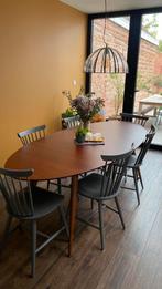 Ovale notenhoutentafel, Huis en Inrichting, Tafels | Eettafels, Ophalen, Overige materialen, Gebruikt, 200 cm of meer