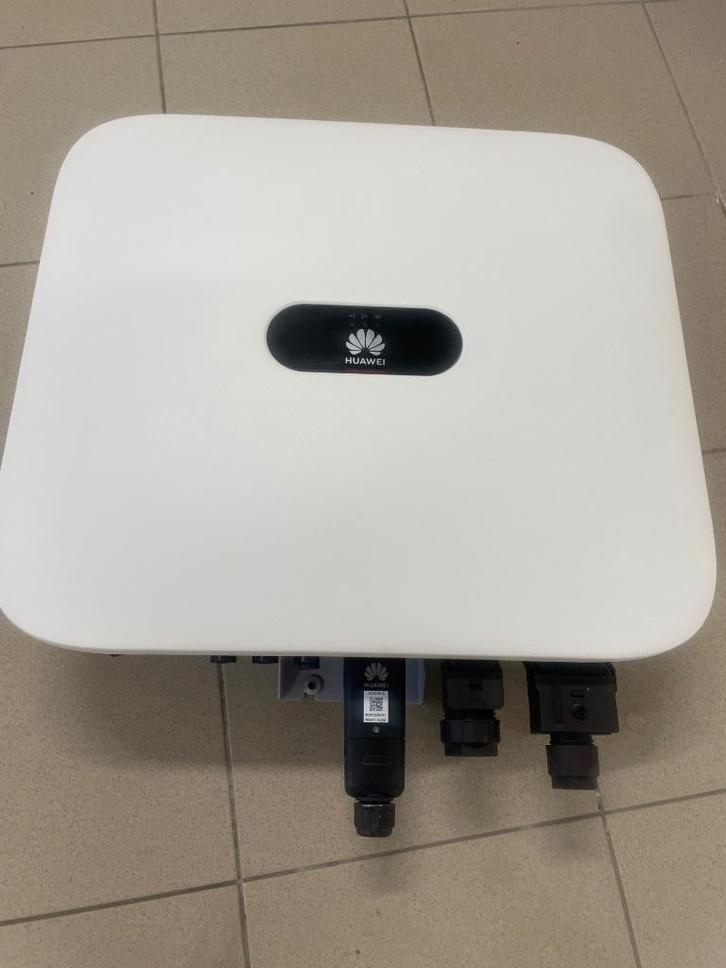 Huawei Omvormer SUN2000-5KT2-M1, Doe-het-zelf en Bouw, Zonnepanelen en Toebehoren, Zo goed als nieuw, Ophalen