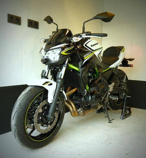 Kawasaki Z 650, que 170km + garantie 35/50kw, Motos, Motos | Kawasaki, Particulier, Naked bike, plus de 35 kW, 2 cylindres, Enlèvement