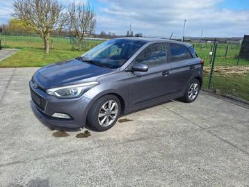 Hyundai I 20 2/2015 benzine  1200 beschikbaar voor biedingen
