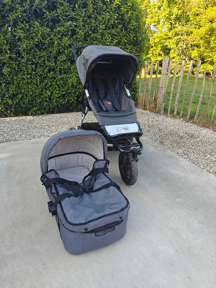 Mountain Buggy Urban Jungle Grijs incl accessoires, Kinderen en Baby's, Buggy's, Zo goed als nieuw, Voetenzak, Ophalen