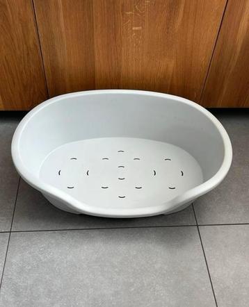 Hondenmand medium harde plastic 71/46cm mand kat  of  hond beschikbaar voor biedingen