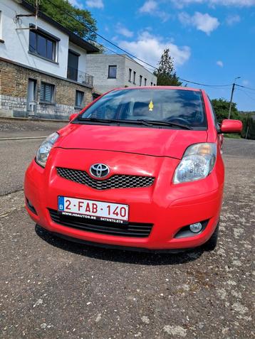Toyota yaris 2010, Auto's, Toyota, Stof, Parkeersensor, Handgeschakeld, Grijs