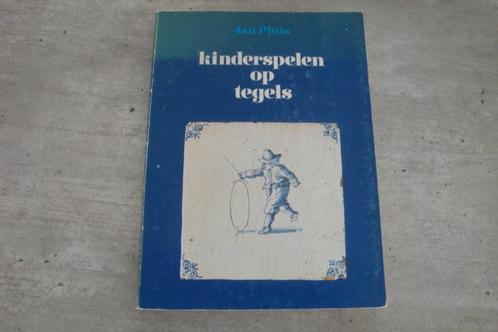 KINDERSPELEN OP TEGELS, Boeken, Kunst en Cultuur | Beeldend, Gelezen, Ophalen of Verzenden