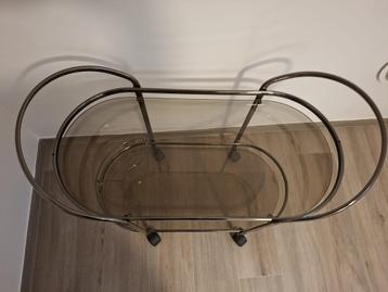 Vintage barwagen — verchroomd metaal en gerookt glas beschikbaar voor biedingen