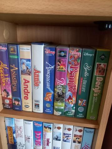 36 originele video cassettes. Prijs overeen te komen/bieden beschikbaar voor biedingen