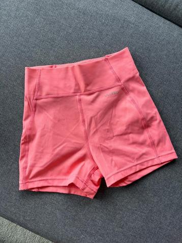 Sportshort beschikbaar voor biedingen