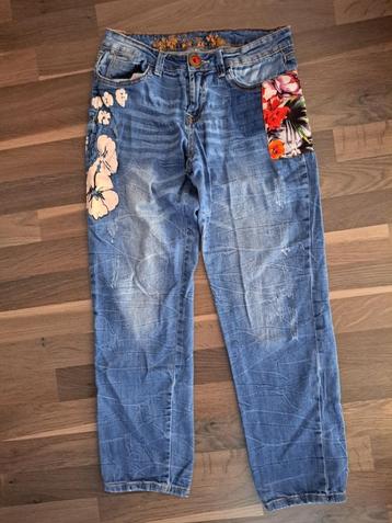 Desigual jeans mt 26 beschikbaar voor biedingen