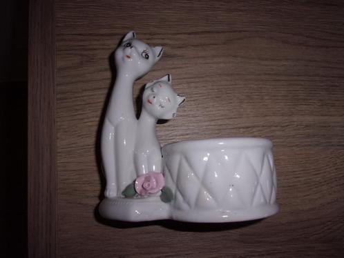 Kattensnuisterij, Antiek en Kunst, Antiek | Porselein, Ophalen of Verzenden