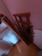 Oud kinderbed + mobiel + twee lakentjes, Ophalen, Gebruikt