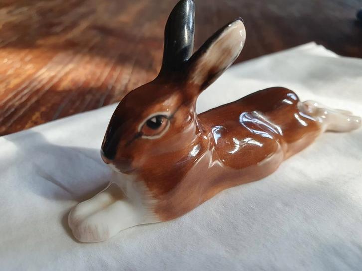 Royal Doulton beeldje .HN2594/HN2544? Konijn Haas Liggend, Antiek en Kunst, Antiek | Porselein, Ophalen of Verzenden