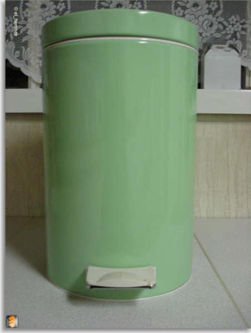 Pedaalemmer - vuilnisbak Brabantia, Huis en Inrichting, Woonaccessoires | Prullenbakken, Zo goed als nieuw, Metaal, Minder dan 50 cm