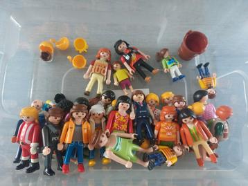 Playmobil ventjes en allerlei accessoires. Bieden  beschikbaar voor biedingen