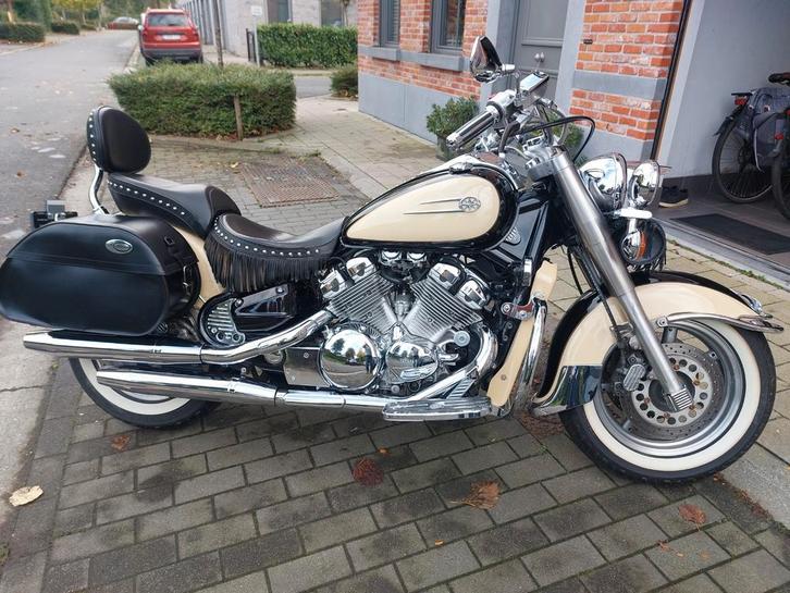 Prachtige Yamaha royal star two tone 1300cc retro look 1998, Motoren, Motoren | Yamaha, Particulier, Chopper, meer dan 35 kW, 4 cilinders