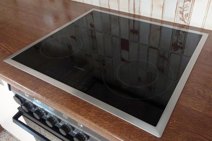 Bosch elektrisch keramisch kookplaat (PKF645FN1E / HT6ET60), Elektronische apparatuur, Kookplaten, Gebruikt, Inbouw, Elektrisch