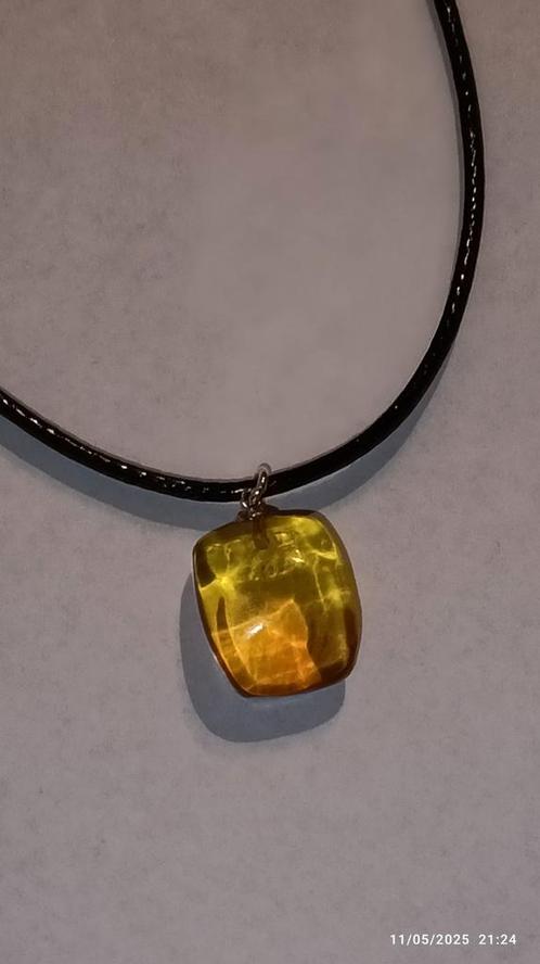 Barnsteen hanger uit de Dominicaanse Republiek, Handtassen en Accessoires, Kettinghangers, Nieuw, Zilver, Geel, Met edelsteen