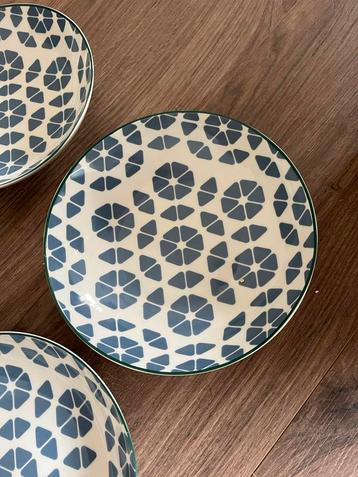 12 diepe borden / soepborden - 20 cm - Blauw/wit beschikbaar voor biedingen
