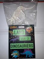 Land van de dinosauriërs met maquette, Boeken, Kinderboeken | Jeugd | onder 10 jaar, Fictie algemeen, Zo goed als nieuw, Ophalen