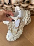 Sneakers Guess wit goud 37, Kleding | Dames, Guess, Wit, Ophalen of Verzenden, Zo goed als nieuw