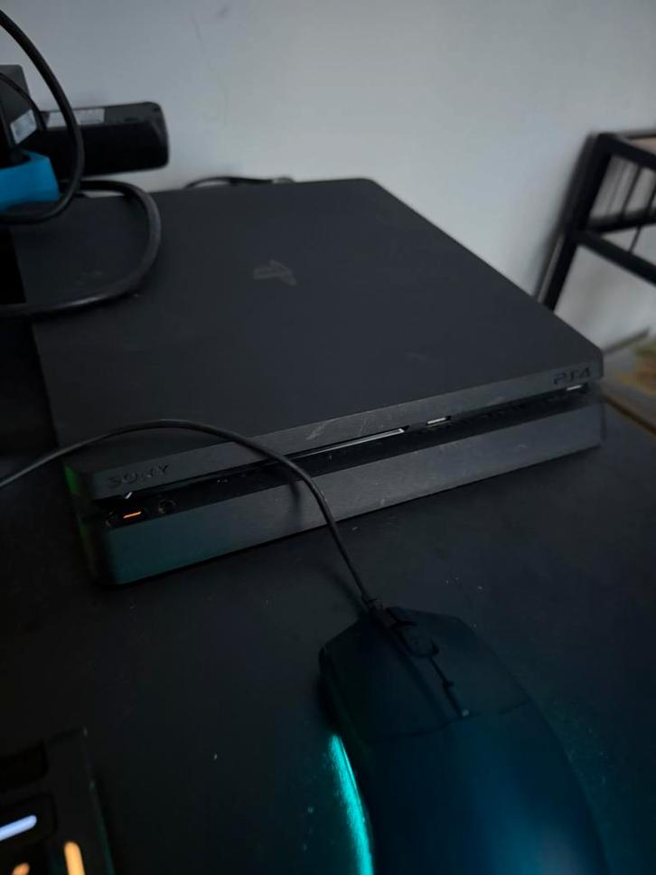 Volledige setup voor werk, streaming en entertainment twv 3k, Games en Spelcomputers, Spelcomputers | Sony PlayStation 4, Zo goed als nieuw