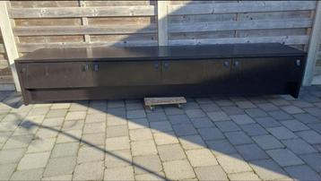 Lage salonkast / dressoir – donkerhout beschikbaar voor biedingen